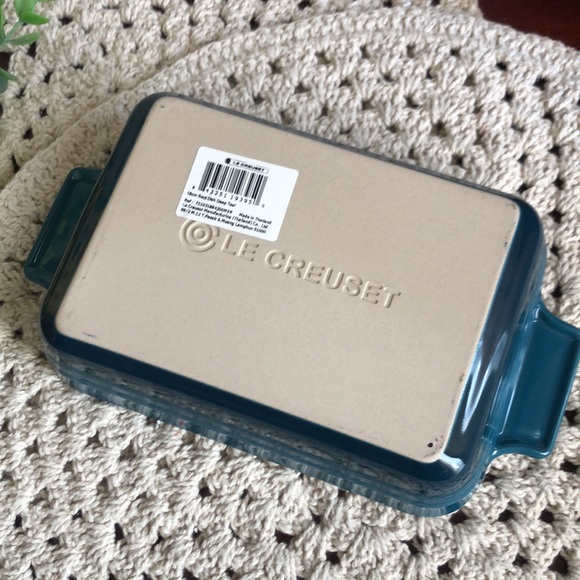 Le Creuset TEAL Ceramic Baking Dish - Picture 3 of 8